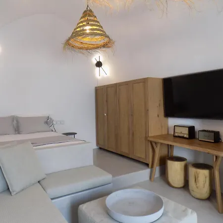 Imarkellis Santorini Tatil Evi Pýrgos