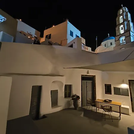 Imarkellis Santorini * Pyrgos Kallistis