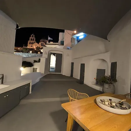 Semesterbostad Imarkellis Santorini Pýrgos